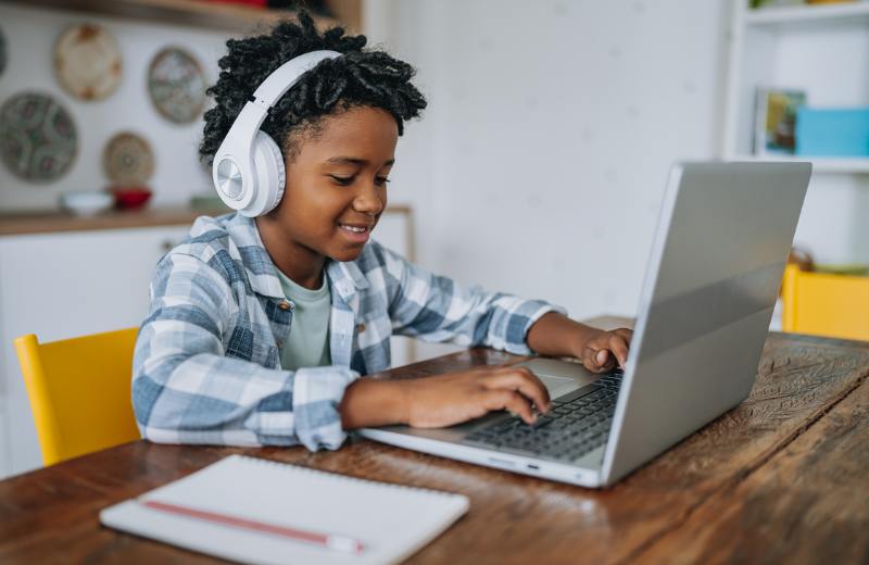 Student easily logging on to laptop.